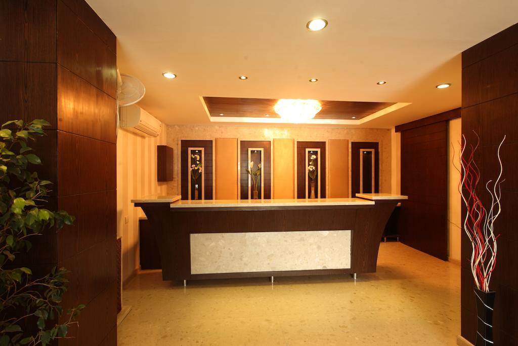 Hotel Surya Prime Kota  Buitenkant foto