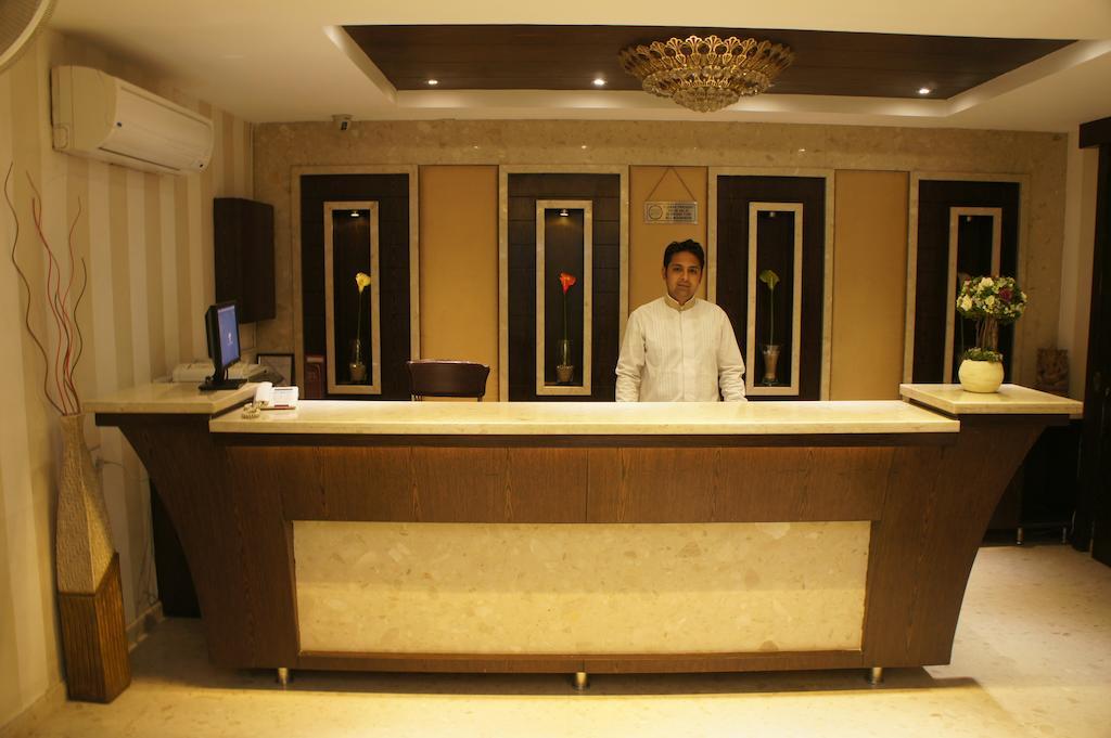 Hotel Surya Prime Kota  Buitenkant foto